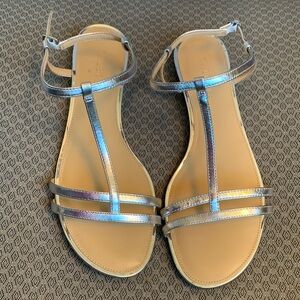 Talbots silver leather sandals. Adjustable buckle closure. 3/4” heel. Sz 9.5